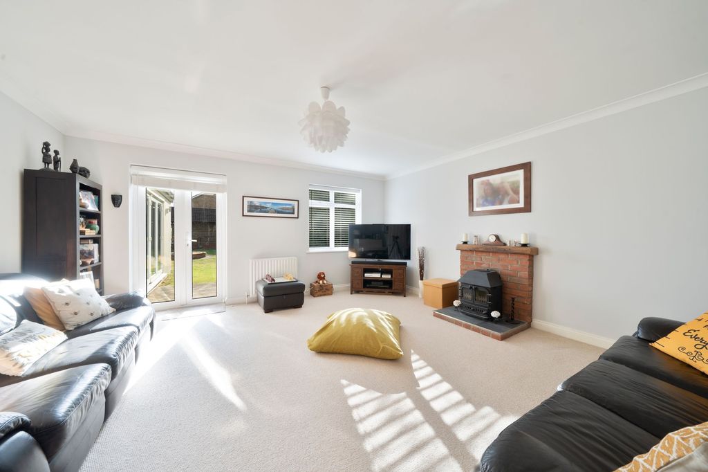 Property photo 3 of 19