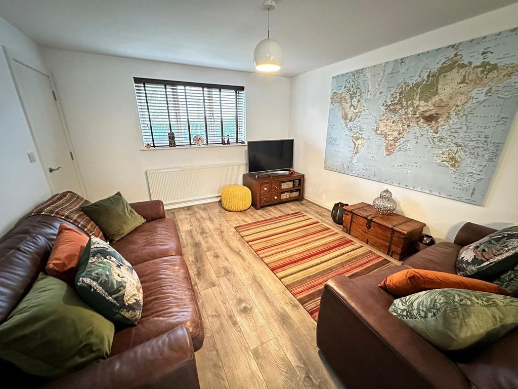 Property photo 3 of 16