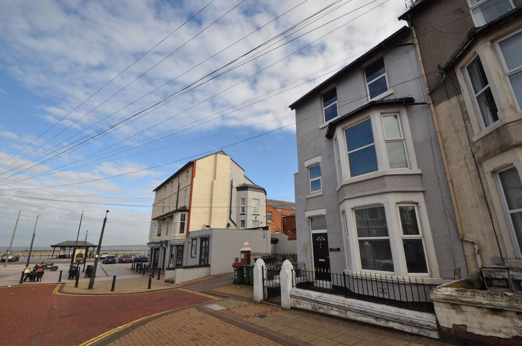 Property photo 1 of 40