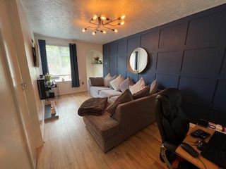 Property photo 3 of 7 Living Room