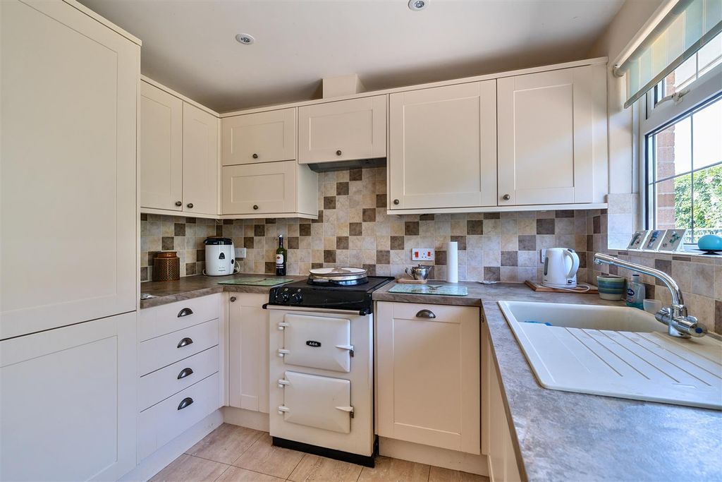 Property photo 2 of 16 Kitchen