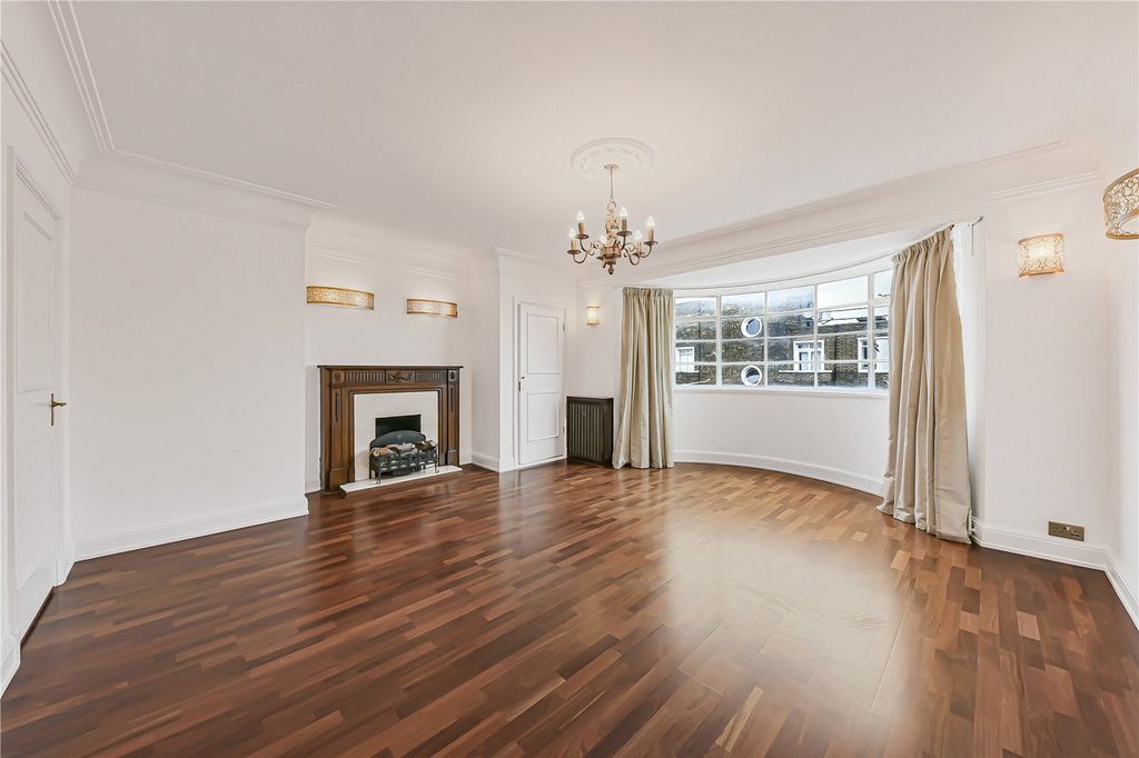 Property photo 1 of 20 Picture No. 04