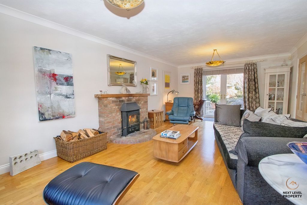 Property photo 3 of 33