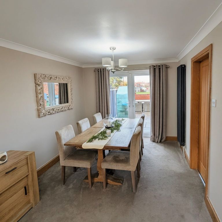 Property photo 3 of 16 Dining