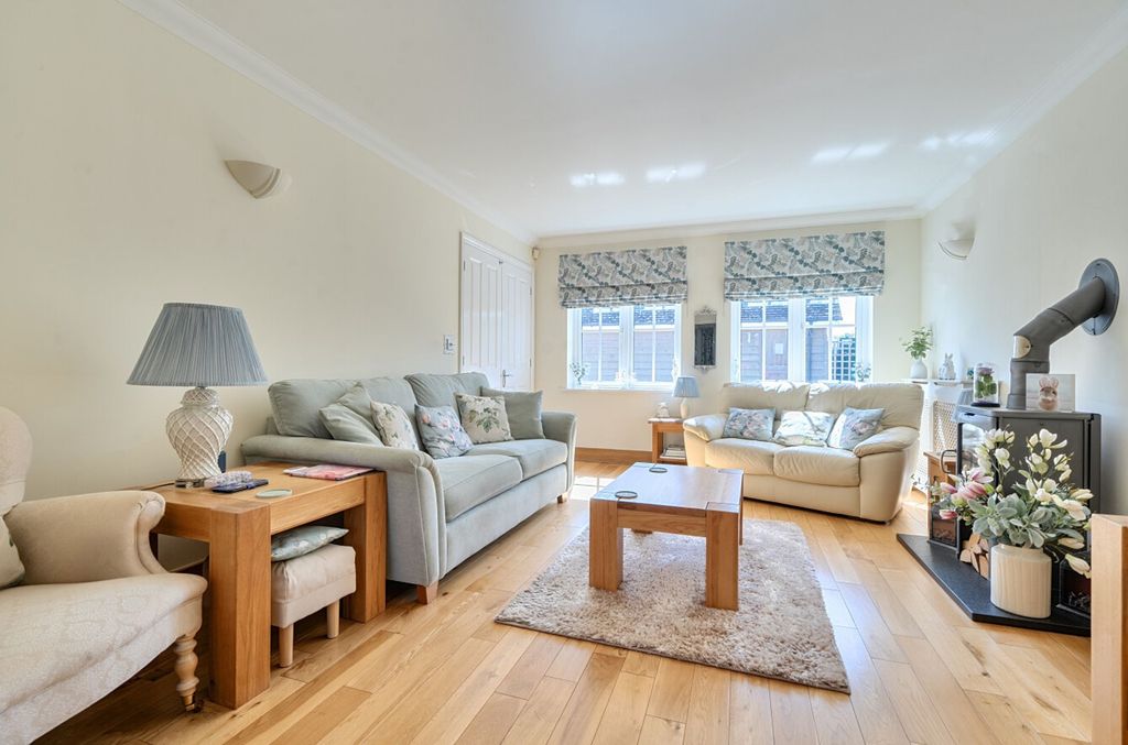 Property photo 3 of 34