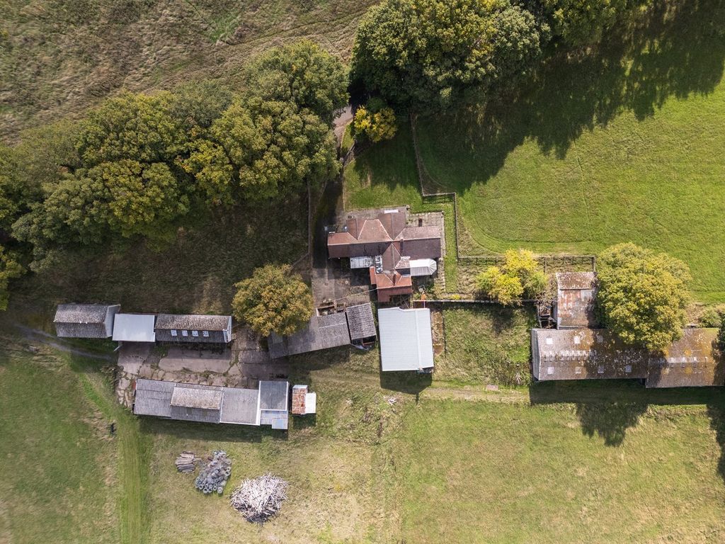 Property photo 3 of 35