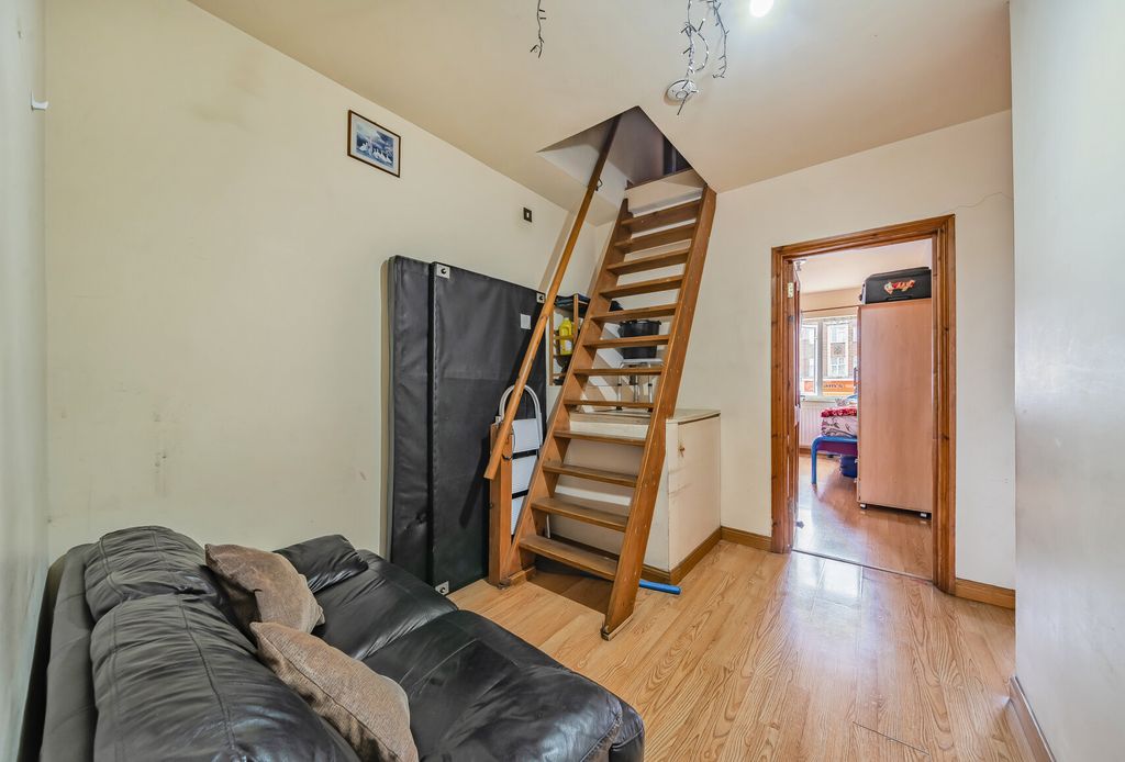 Property photo 2 of 12 1315516-4-685d430...
