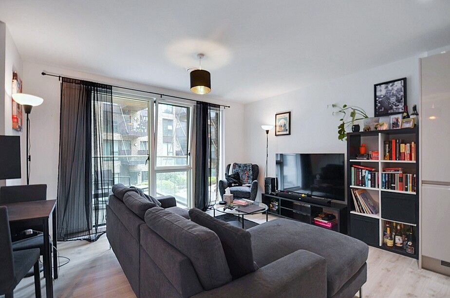 Property photo 1 of 21 Open Plan Living Room (5).Jpg