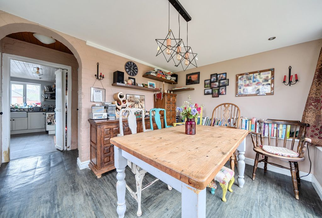 Property photo 3 of 24 1418408-16-699710...