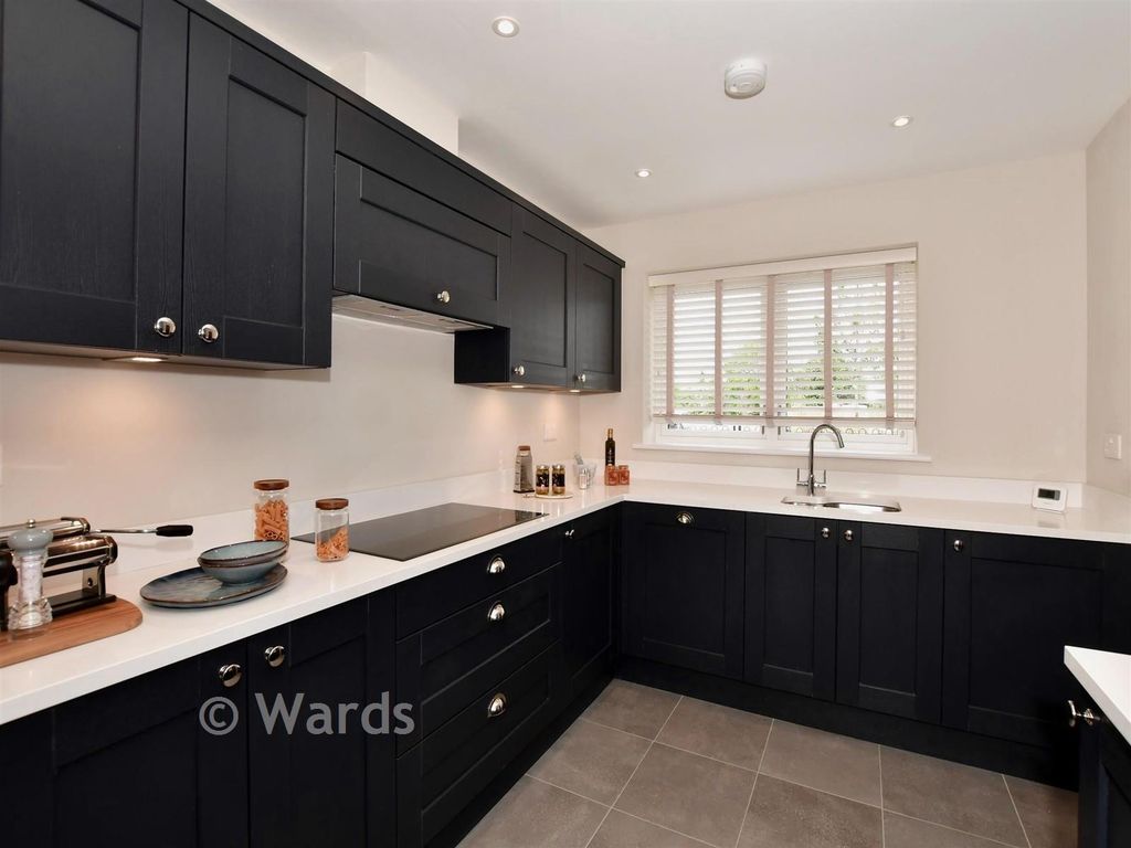 Property photo 3 of 5 Kitchen