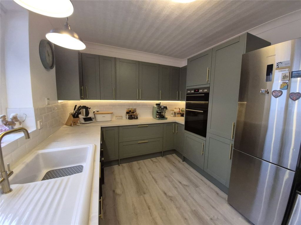 Property photo 3 of 13 Picture No. 32