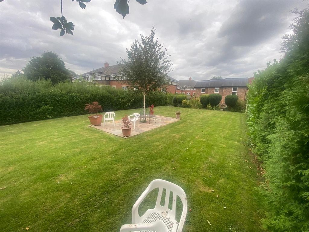Property photo 2 of 16 Garden 3.Jpg