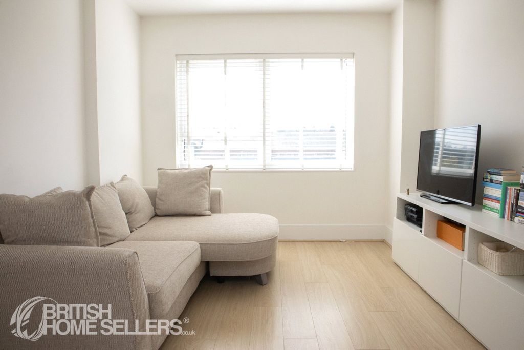 Property photo 3 of 9 Picture No. 11