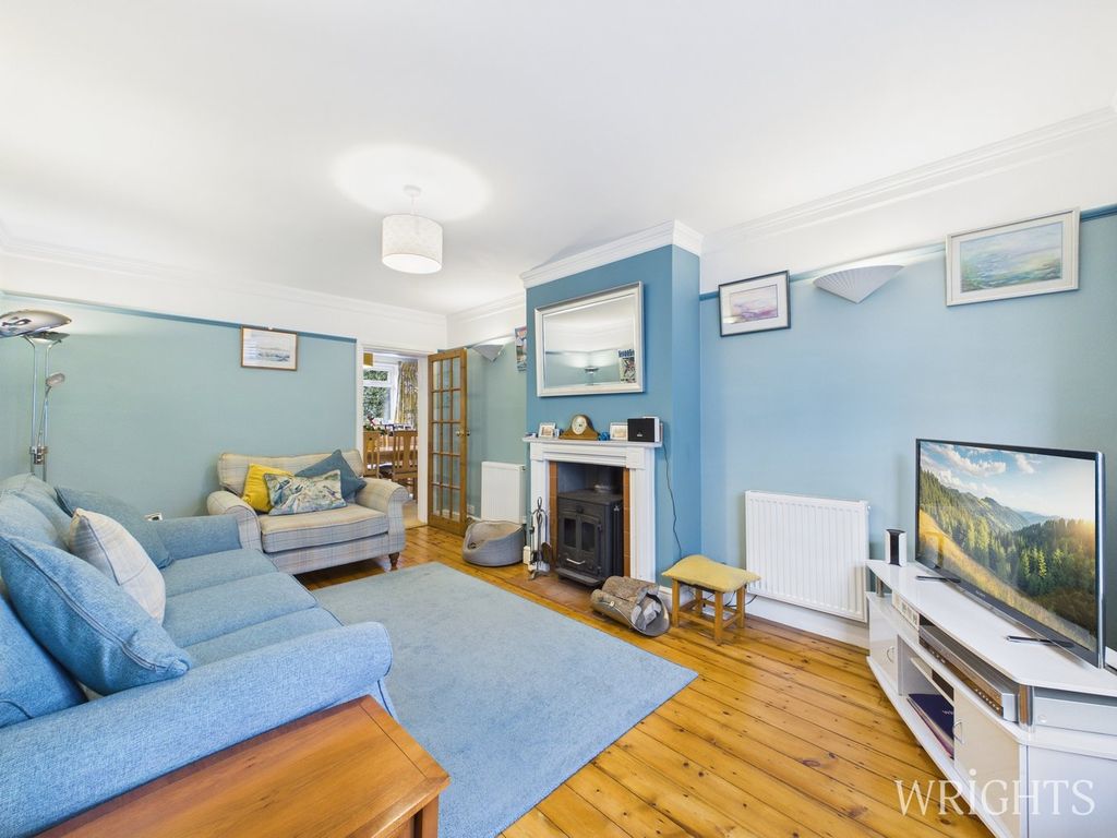 Property photo 3 of 35