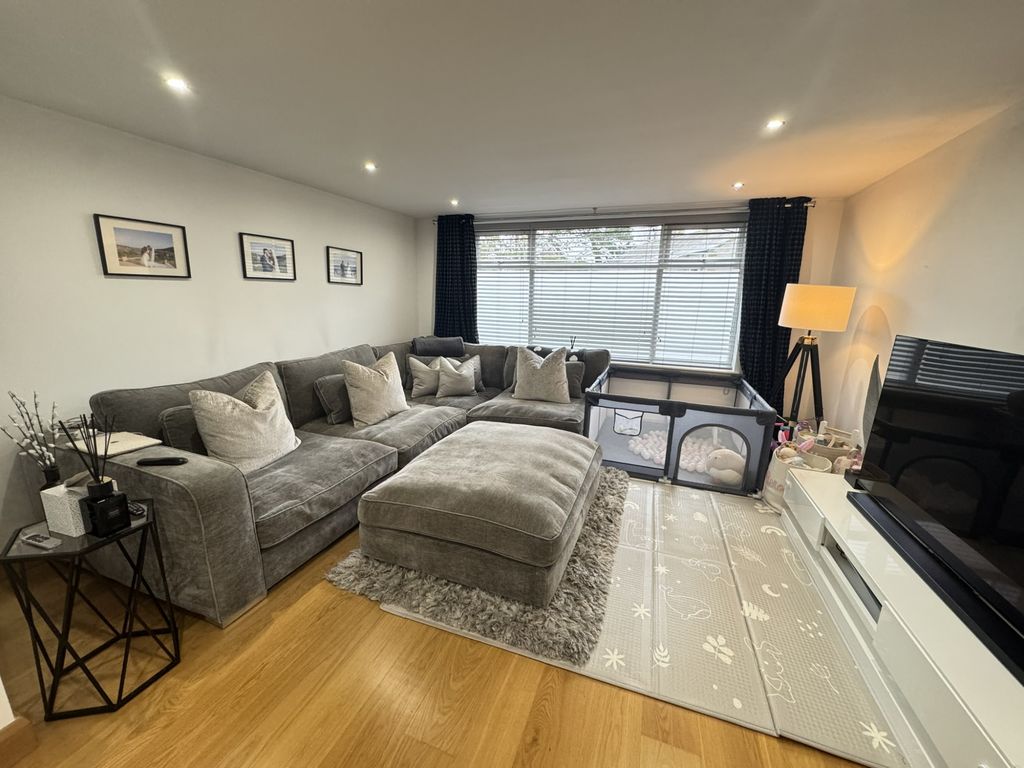 Property photo 3 of 22