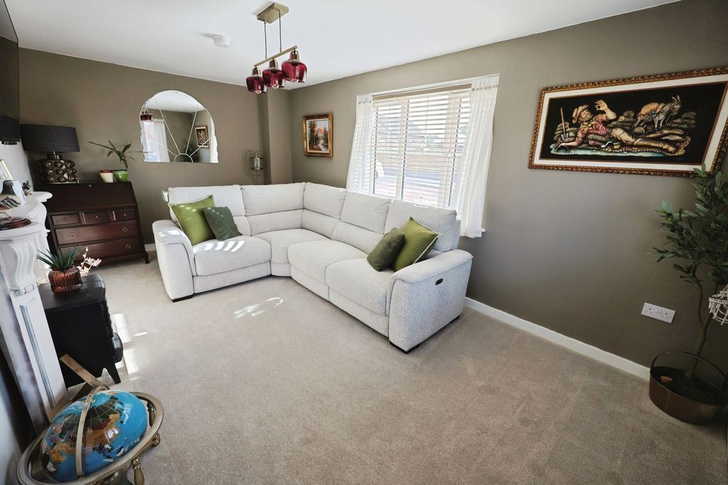 Property photo 2 of 19 Pbox-Img.Jpg
