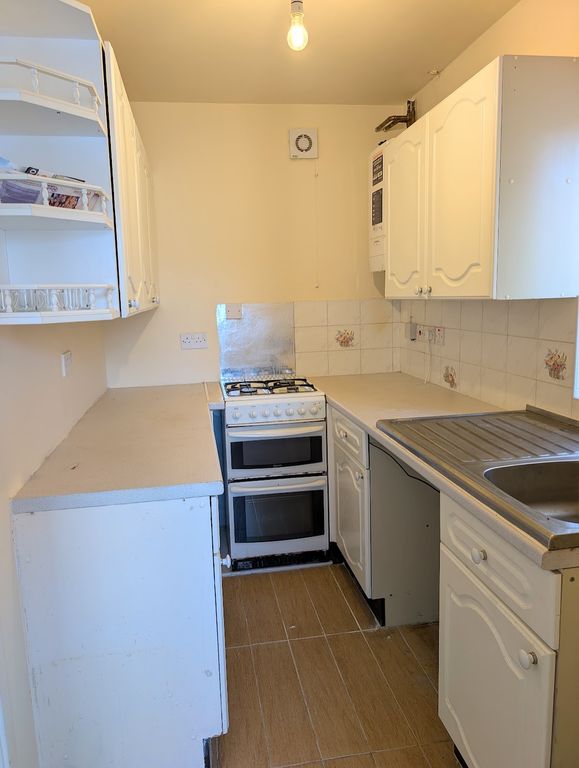 Property photo 2 of 6 Kitchen 