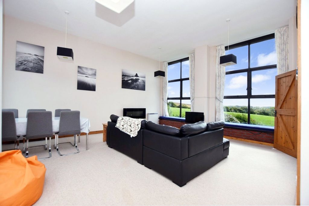 Property photo 3 of 11 Picture No. 07