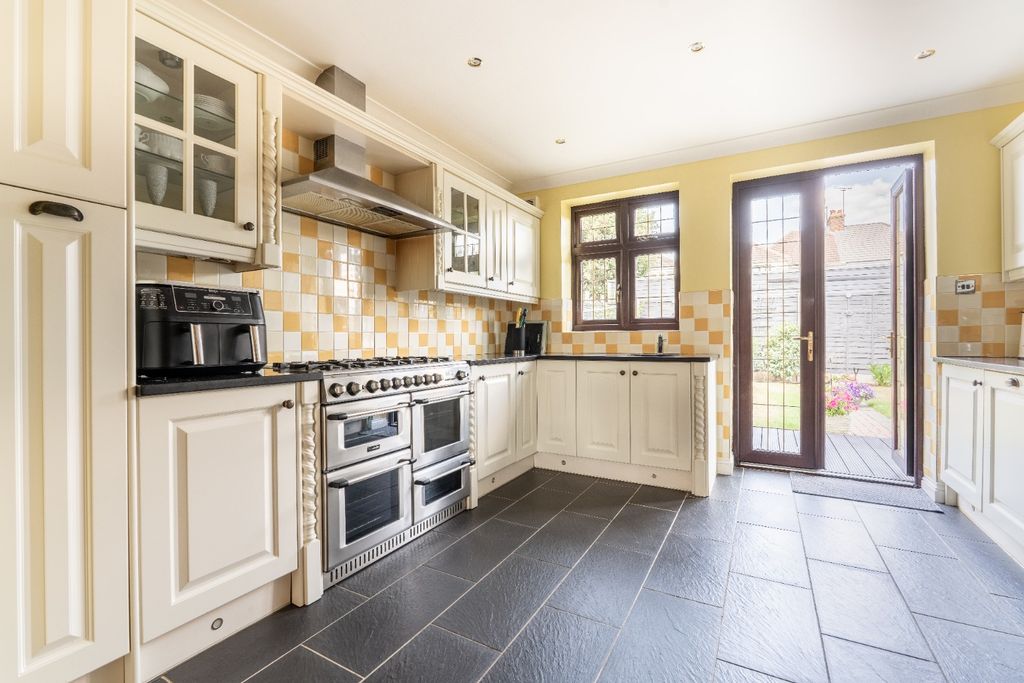 Property photo 3 of 35 4429164