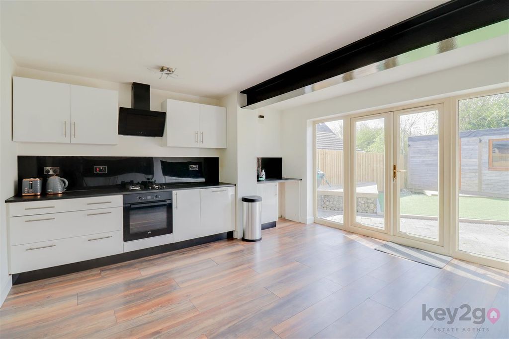 Property photo 2 of 28 Img_1116-Img_1118.Jpg