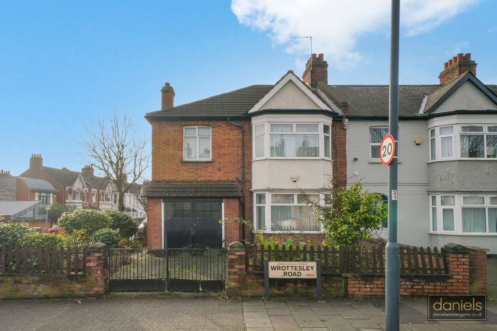 Property photo 1 of 13