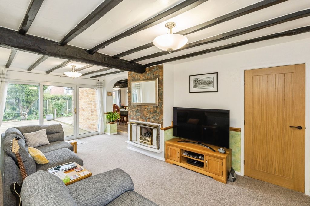 Property photo 3 of 21 Living Room