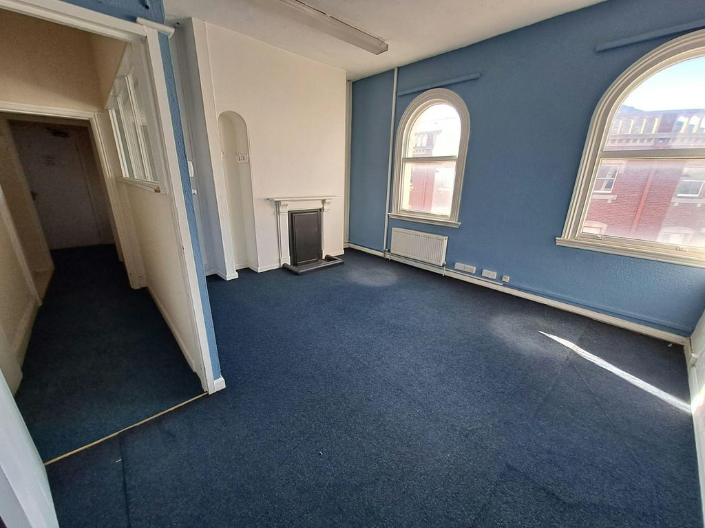 Property photo 3 of 11 1000014324.Jpg