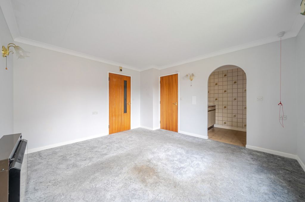 Property photo 2 of 12 1363891-15-68E4d3...