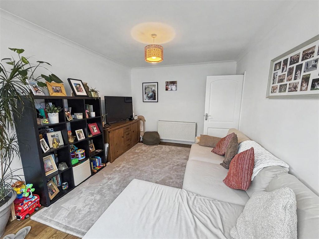 Property photo 2 of 9 Cosy Sitting Room