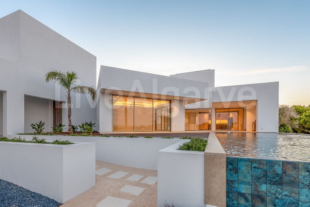 Property photo 1 of 32 Sea View | Contempory Stylish Turnkey T4+1 Villa At Atalaia For Sale - Lagos