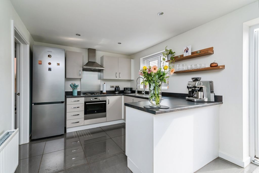 Property photo 3 of 23 Pbox-Img.Jpg