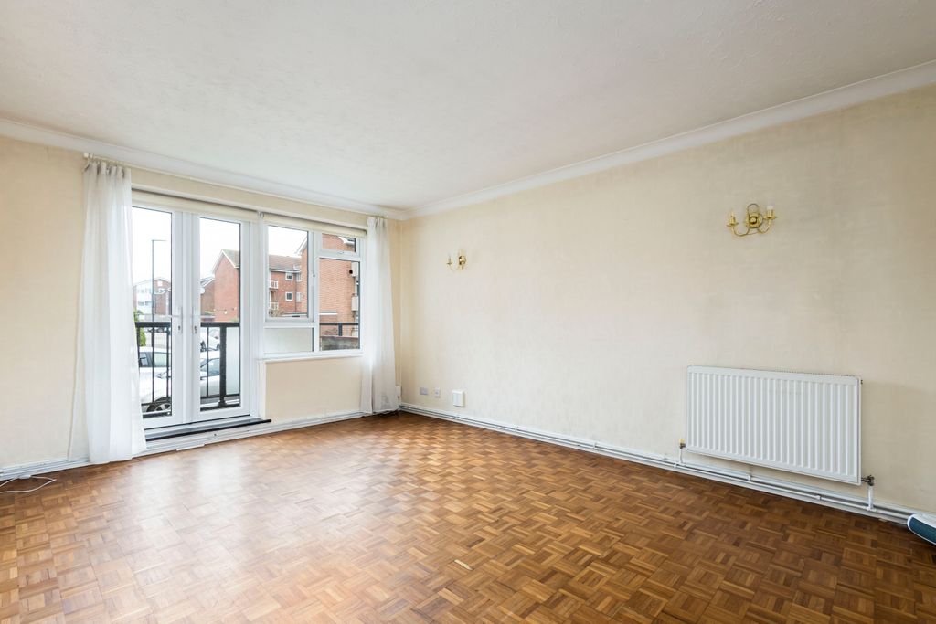 Property photo 3 of 12