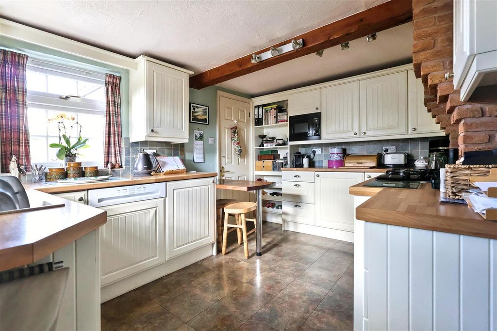 Property photo 3 of 25 Img_4885.Jpg