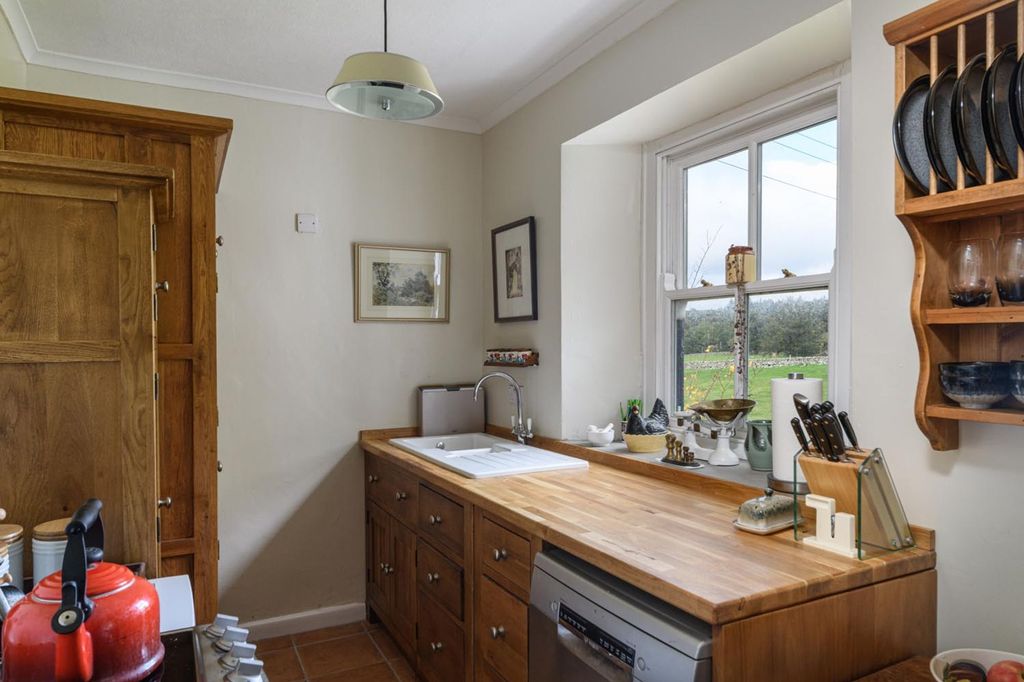 Property photo 3 of 26