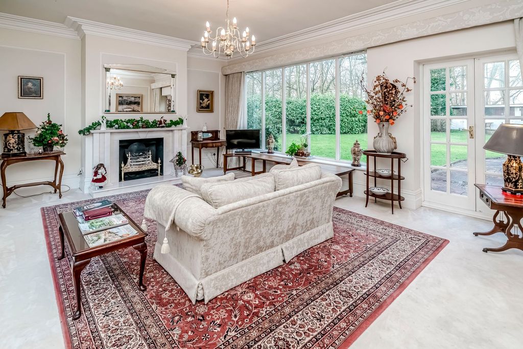 Property photo 2 of 43