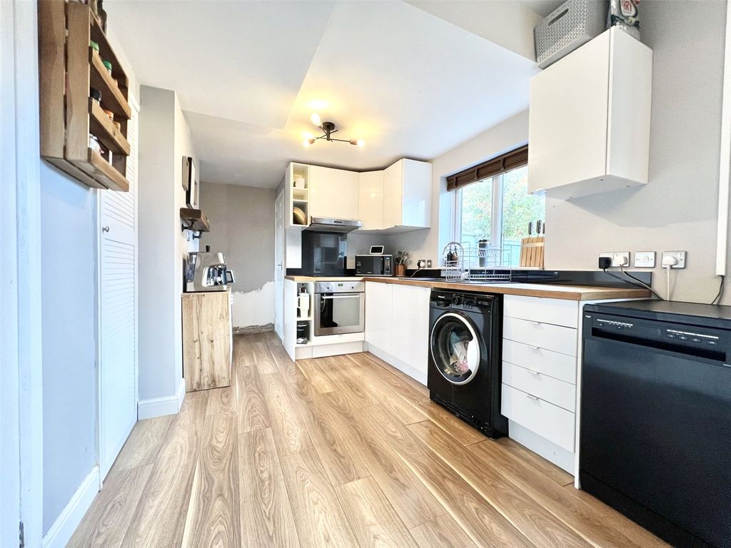 Property photo 3 of 17 Picture No. 15