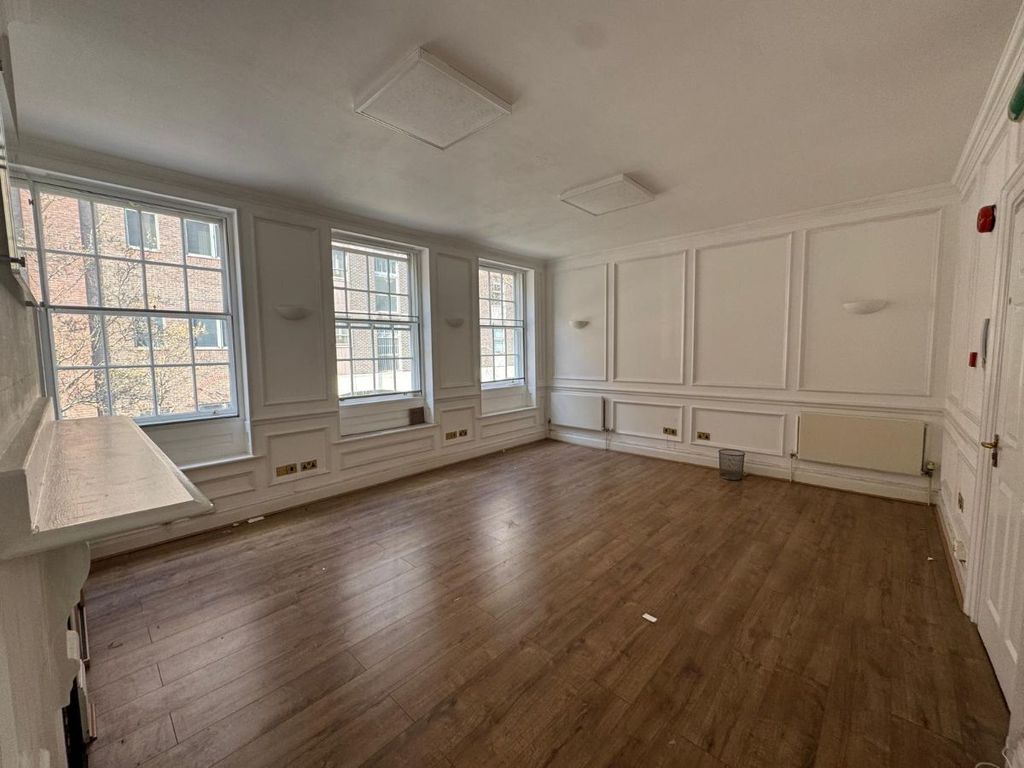 Property photo 1 of 3