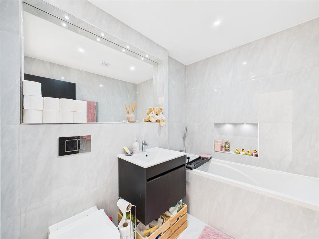 Additional image 13 of 2 bed flat for saleMarlpit Lane, Coulsdon CR5