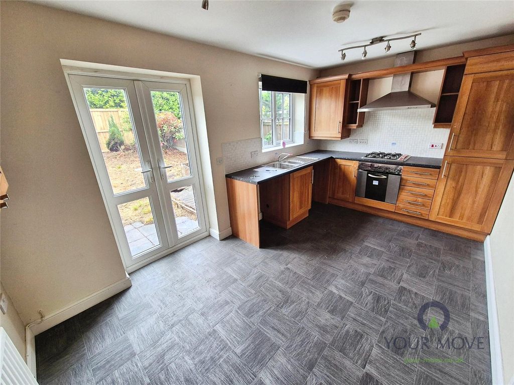 Property photo 3 of 12 Kitchen/Dining Room