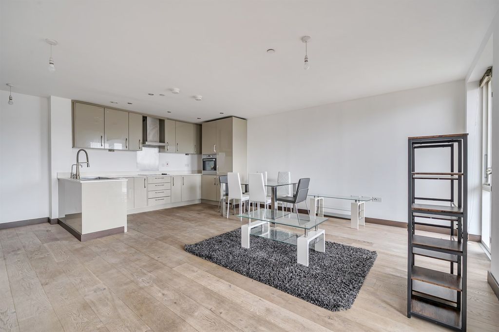 Property photo 3 of 9 Living Area