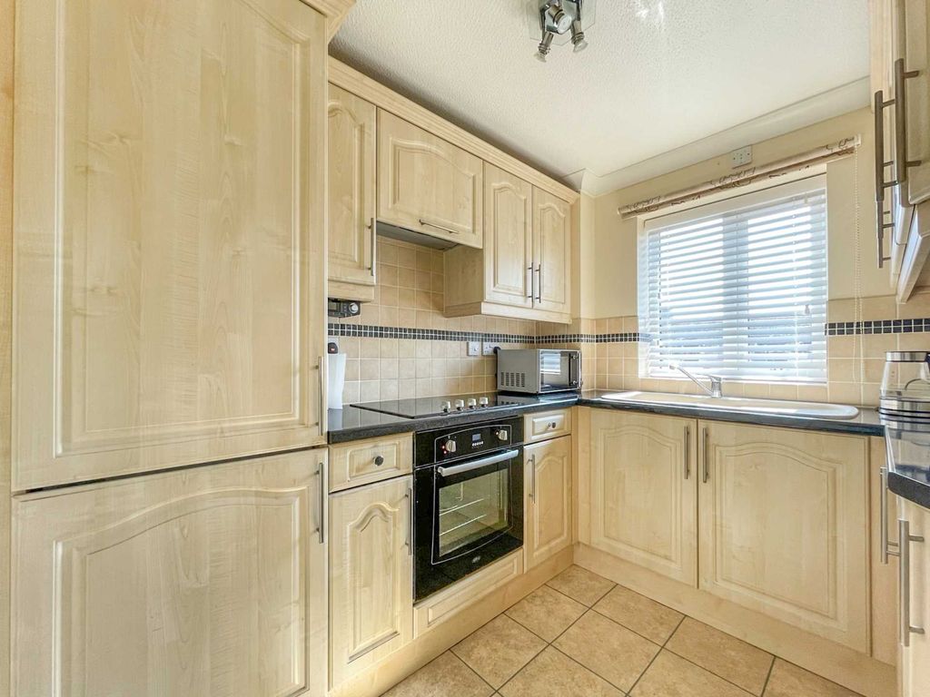 Property photo 3 of 13