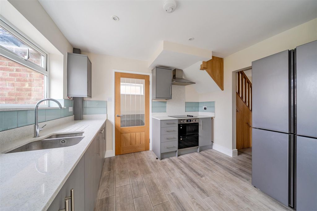 Property photo 3 of 21