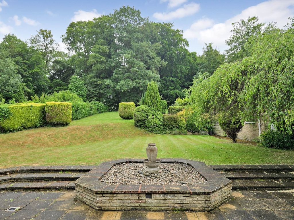 Property photo 2 of 22