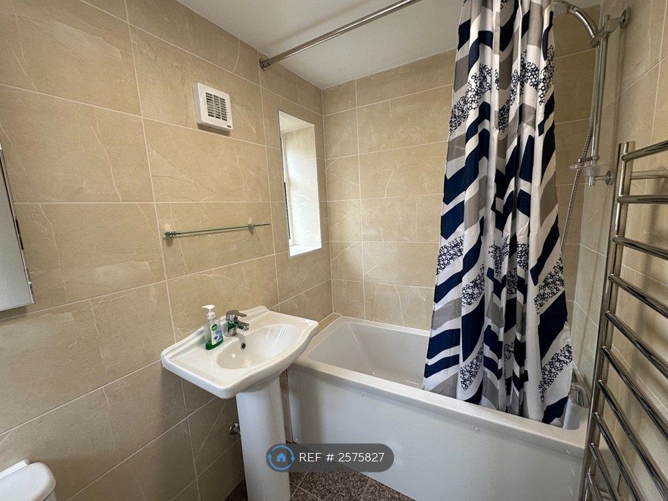 Property photo 2 of 15 Bathroom