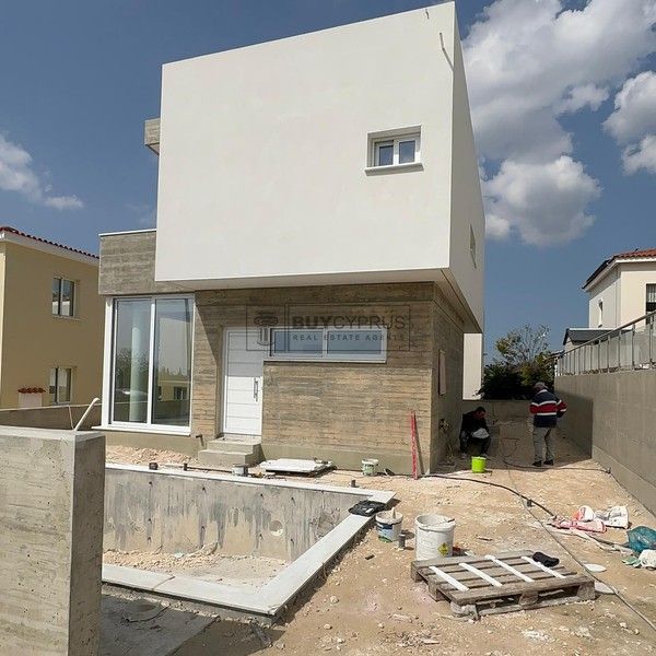 Property photo 2 of 28