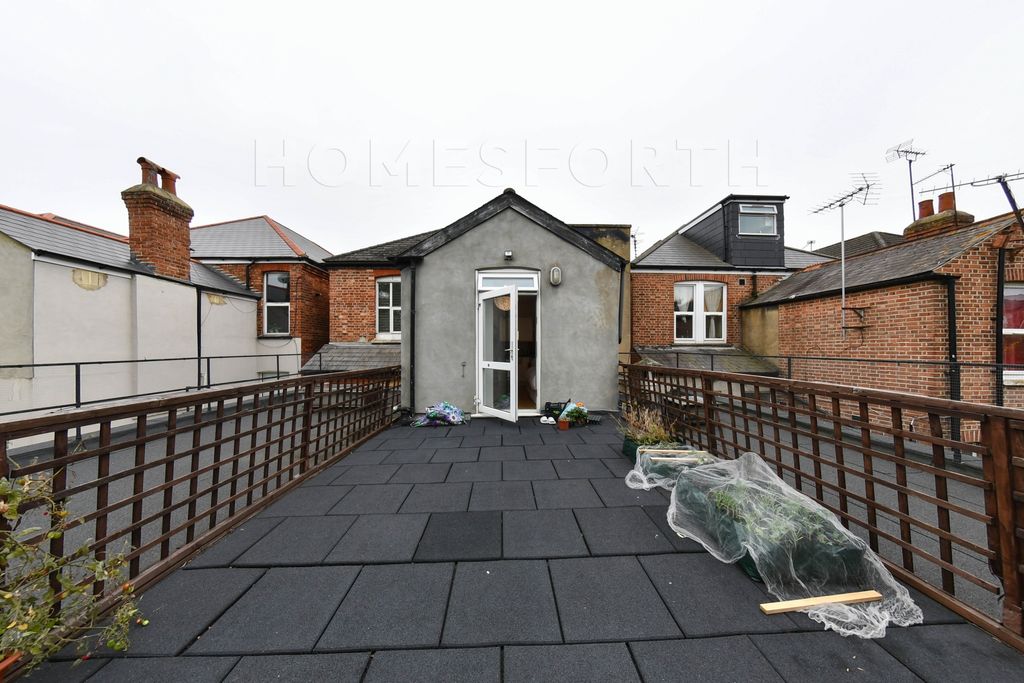 Property photo 3 of 8 Photo 9