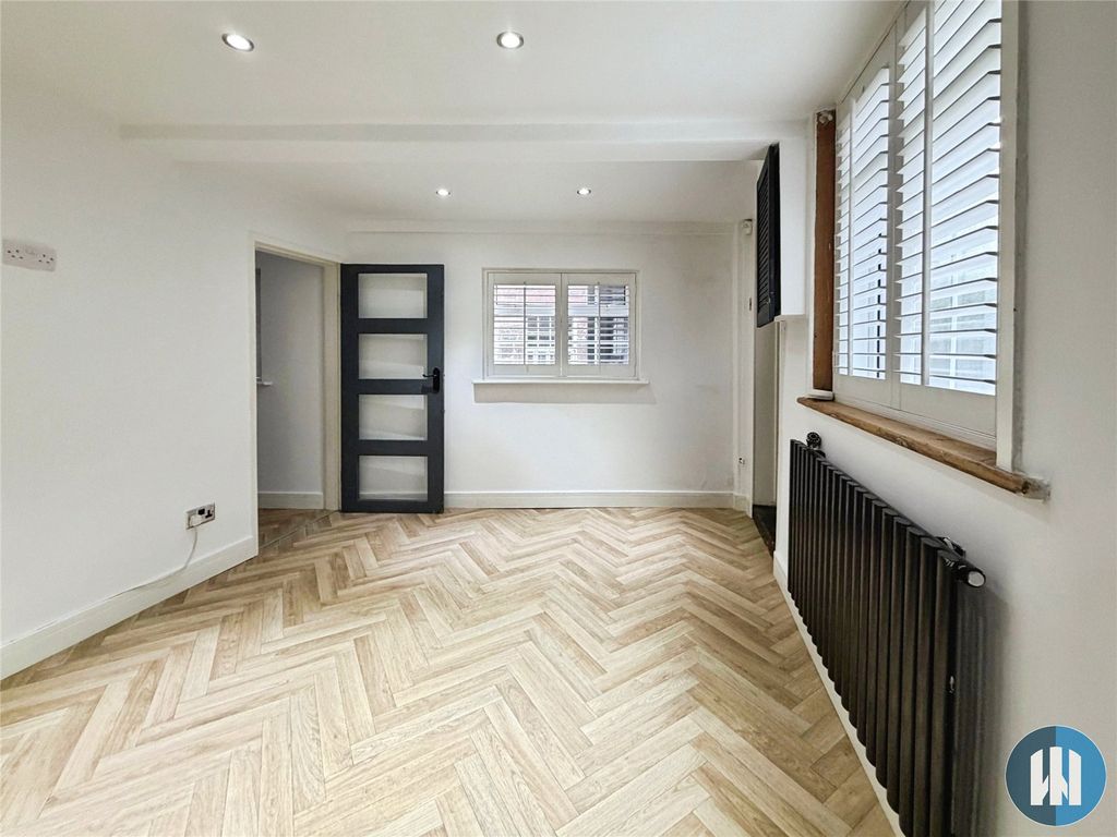 Property photo 3 of 10 Picture No. 24