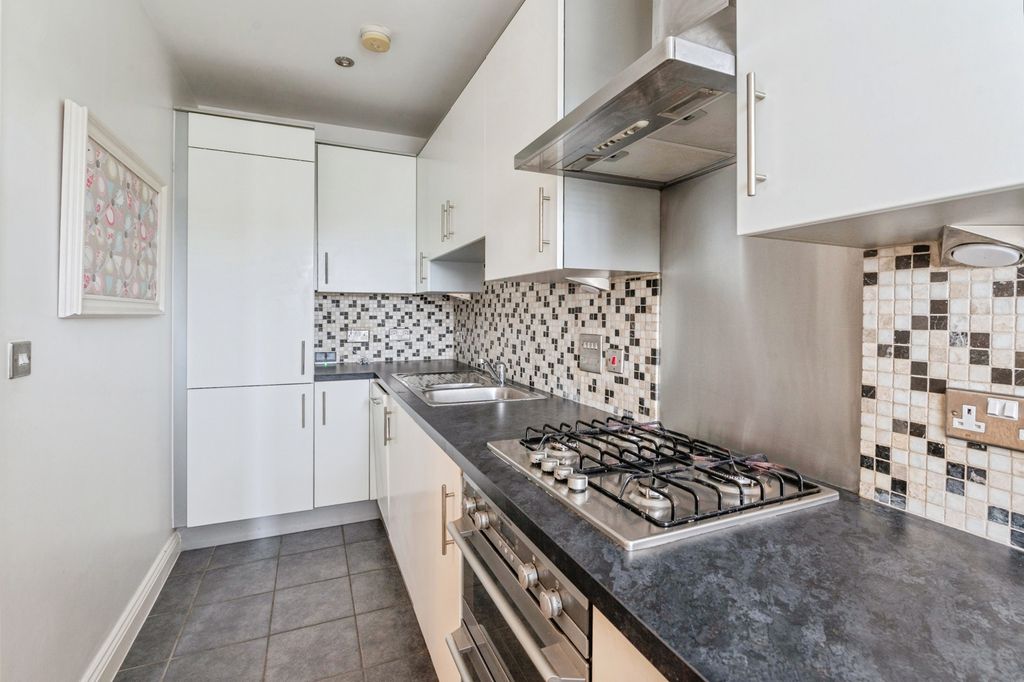 Property photo 3 of 20 Pbox-Img.Jpg