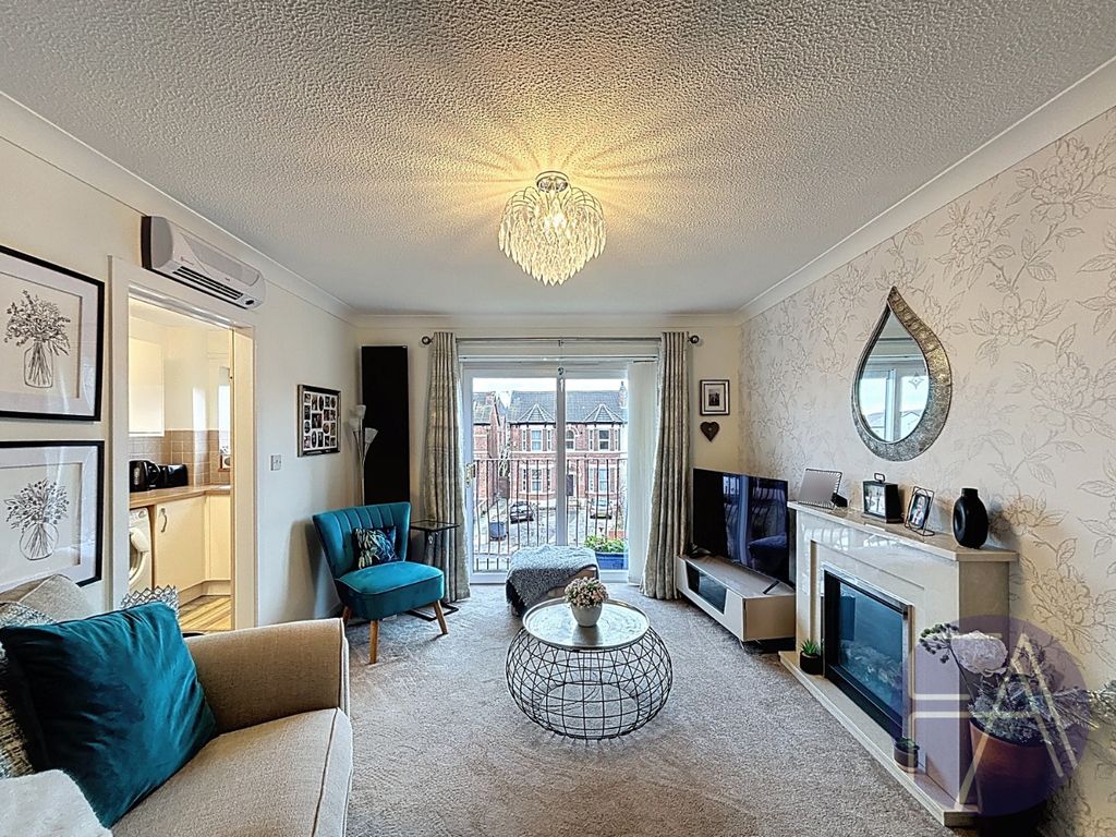 Property photo 3 of 14 4890562