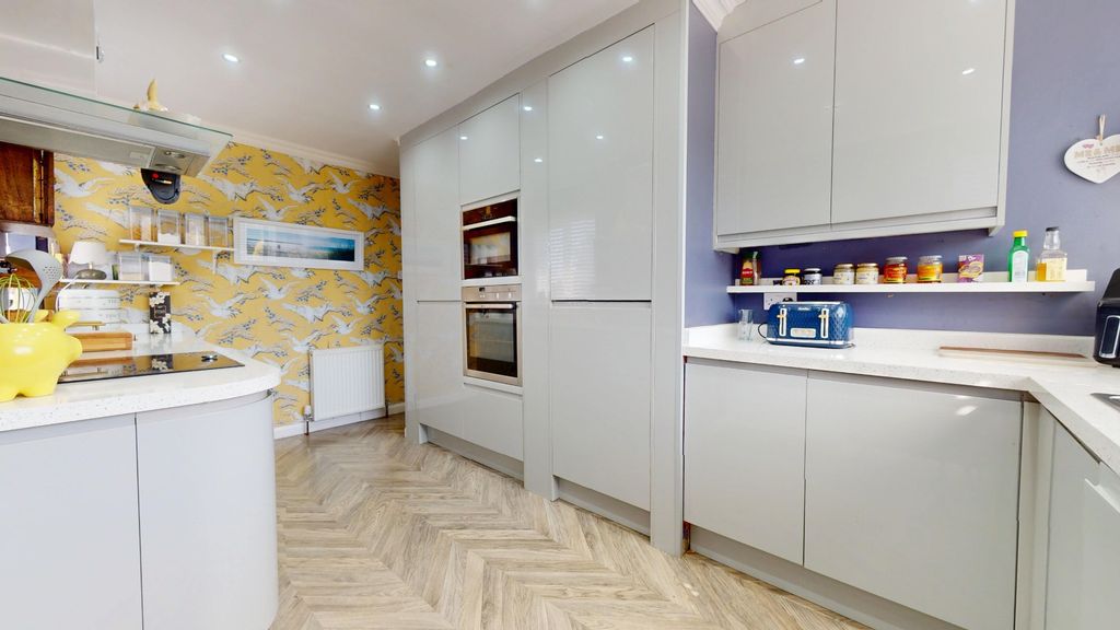 Property photo 2 of 29 5259224